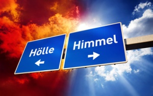 Himmel oder Hölle Wegweiser Schild mit Text